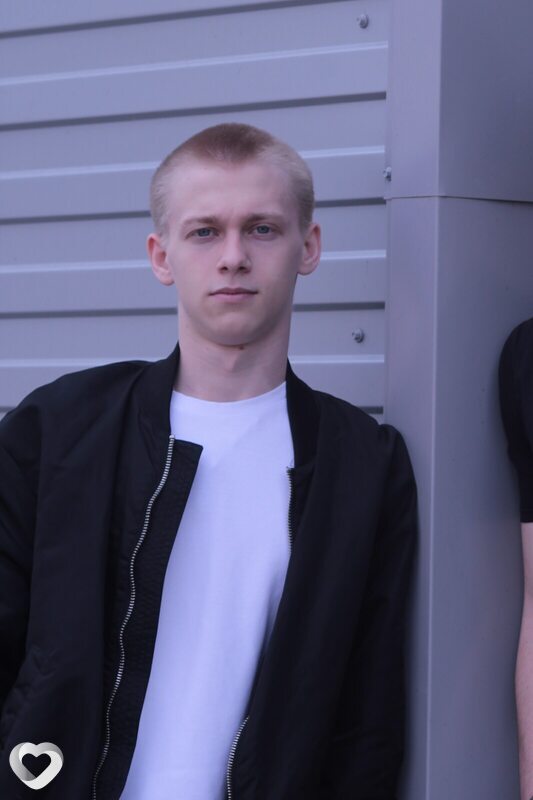 Илья, 22, Омске — анкета №3742225