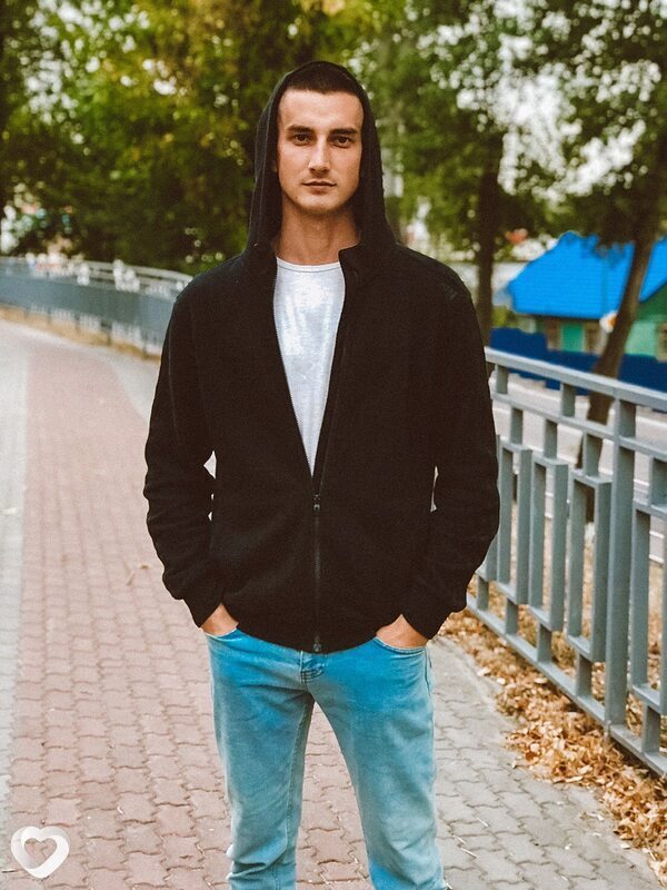 Максим, 28, Лунинце — анкета №3742374