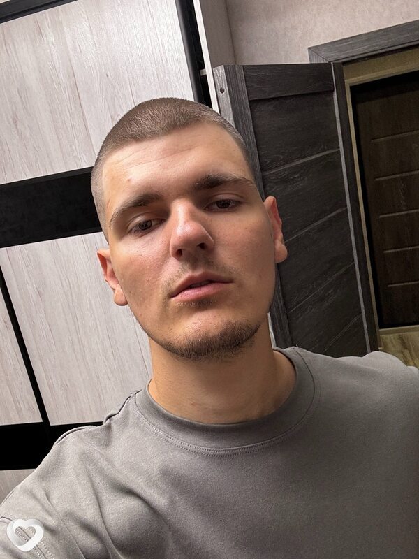 Илья, 21, Смоленске — анкета №3742431