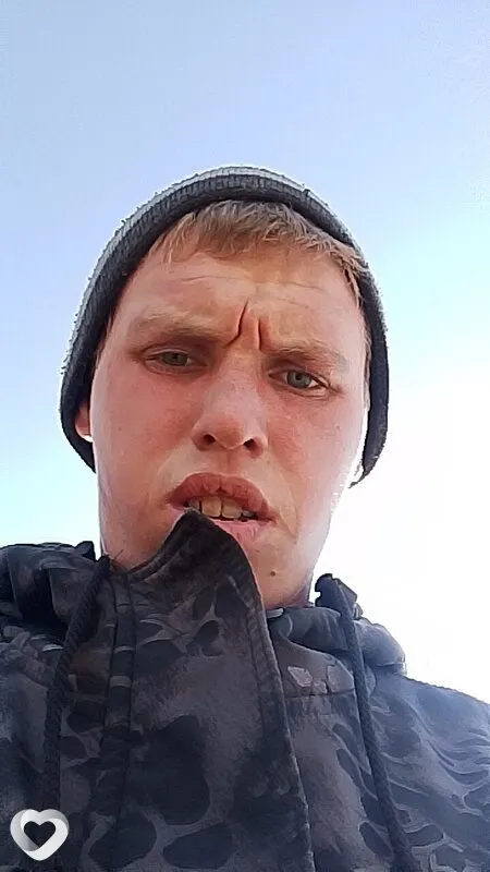 Никита, 18, Барнауле — анкета №3745106