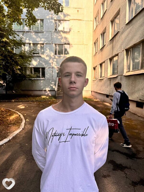 Иван, 21, Смоленске — анкета №3746850