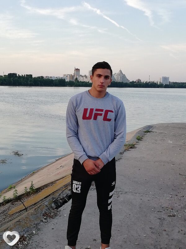 Рома, 23, Воронеже — анкета №3751602