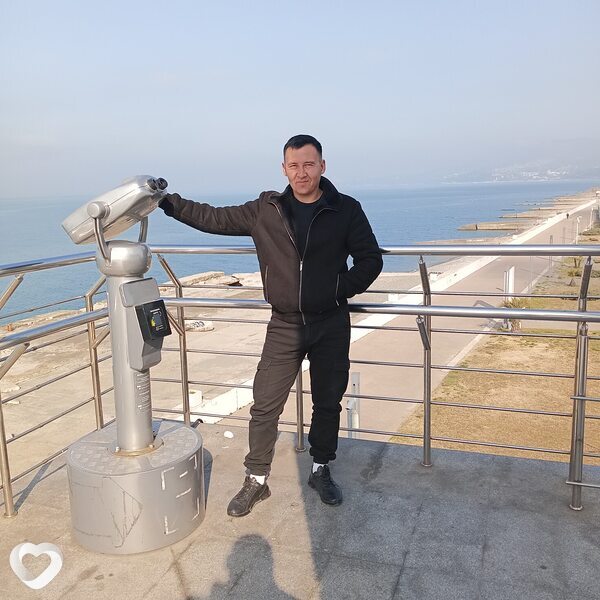 Азизбек, 34, Ровеньках — анкета №3755700