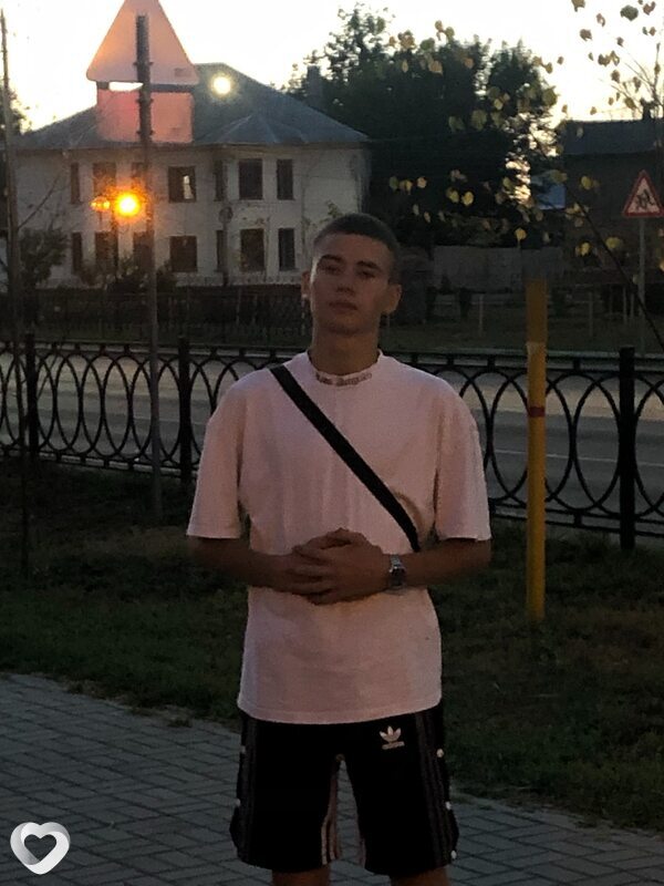 Максим, 18, Тамбове — анкета №3756662