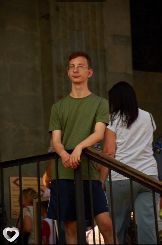 Илья, 18, Санкт-Петербурге — анкета №3758937