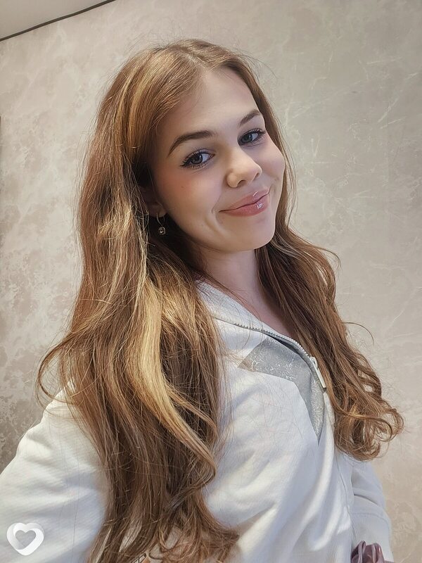 Вика, 21, Москве — анкета №3759280