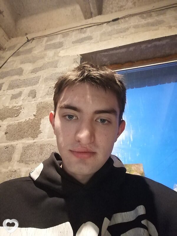 Михаил, 22, Назарове — анкета №3759717