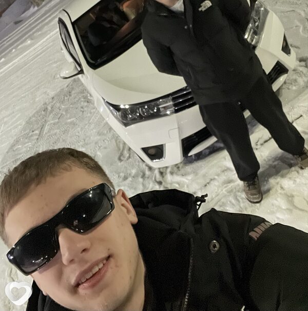 Илья, 18, Тюмени — анкета №3760755
