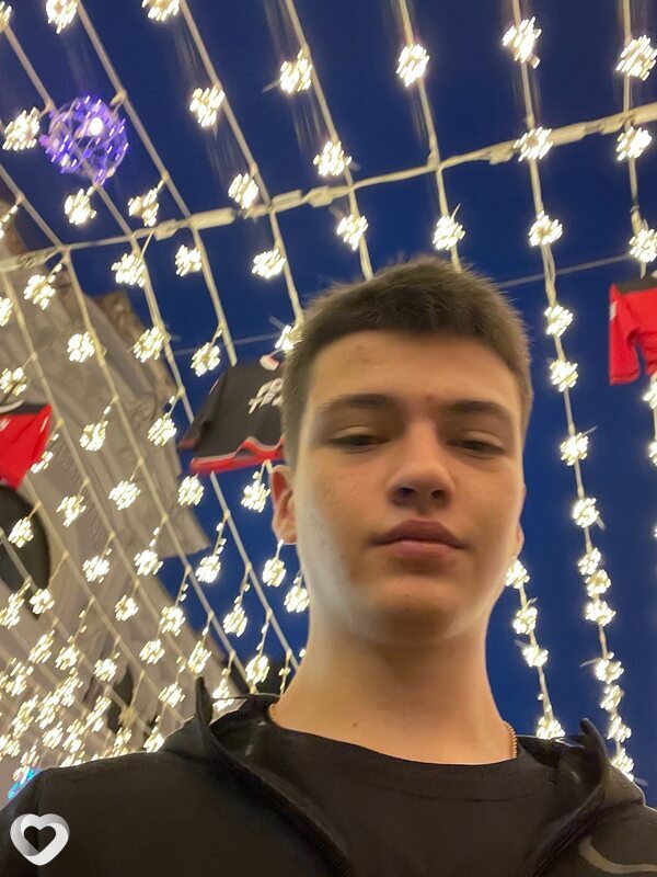 Влад, 18, Москве — анкета №3764985