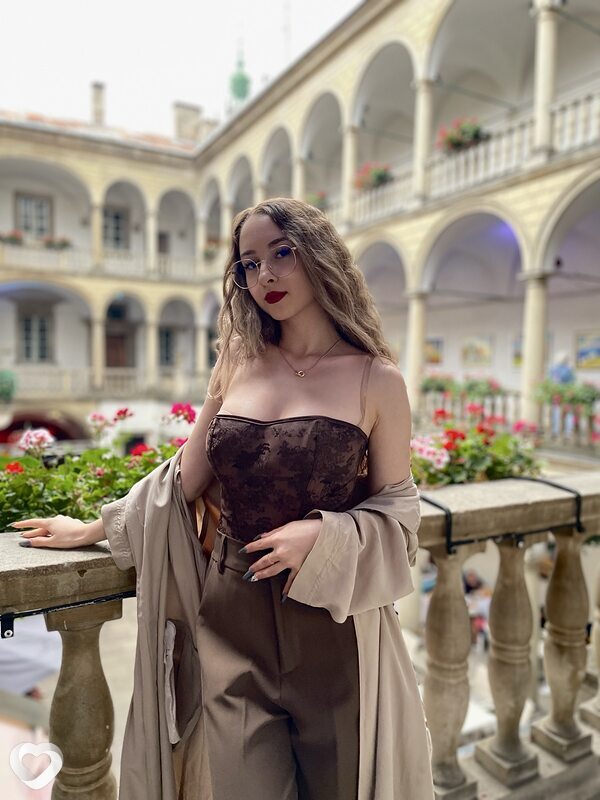 Daniella, Виноградов