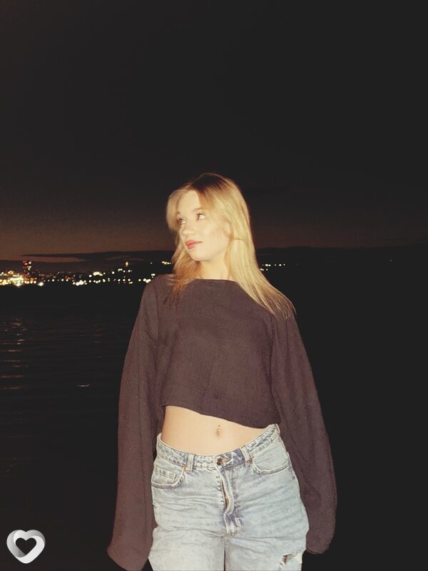 Карина, 19, Энгельсе — анкета №3765653
