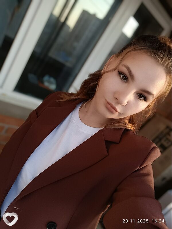Кристина, 27, Артеме — анкета №3765837