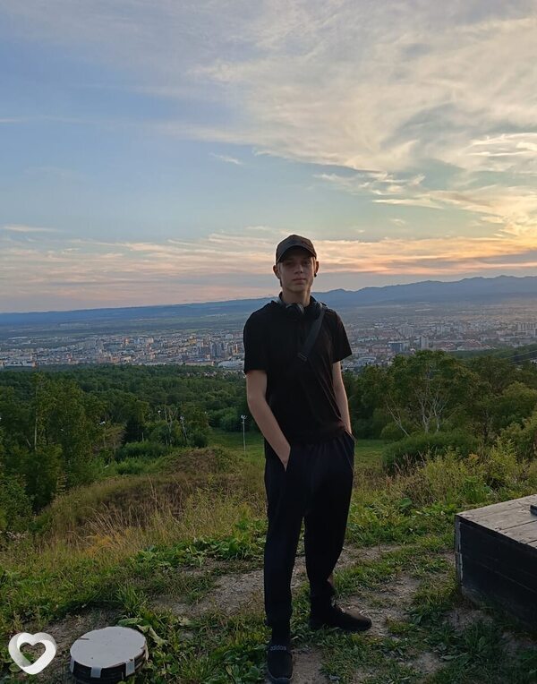 Виктор, 21, Южно-Сахалинске — анкета №3768636
