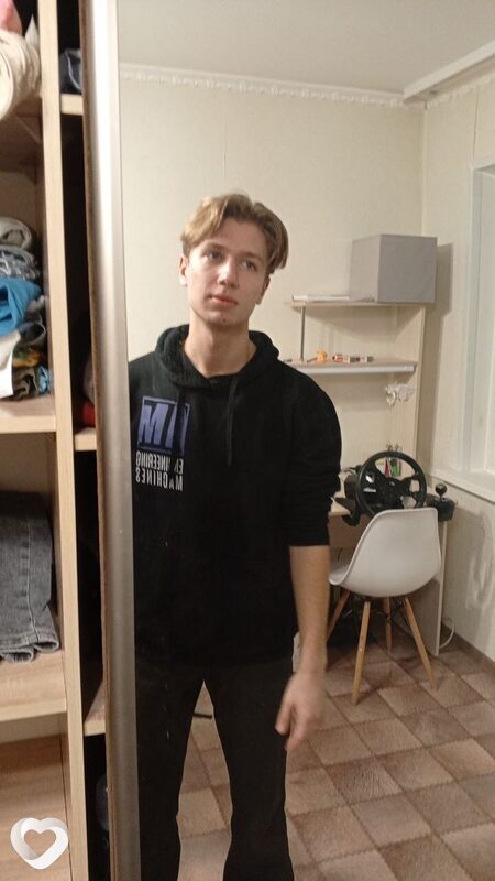 Михаил, 19, Томске — анкета №3769700