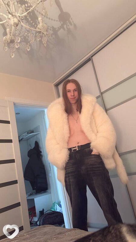 Валентин, 21, Барнауле — анкета №3772937