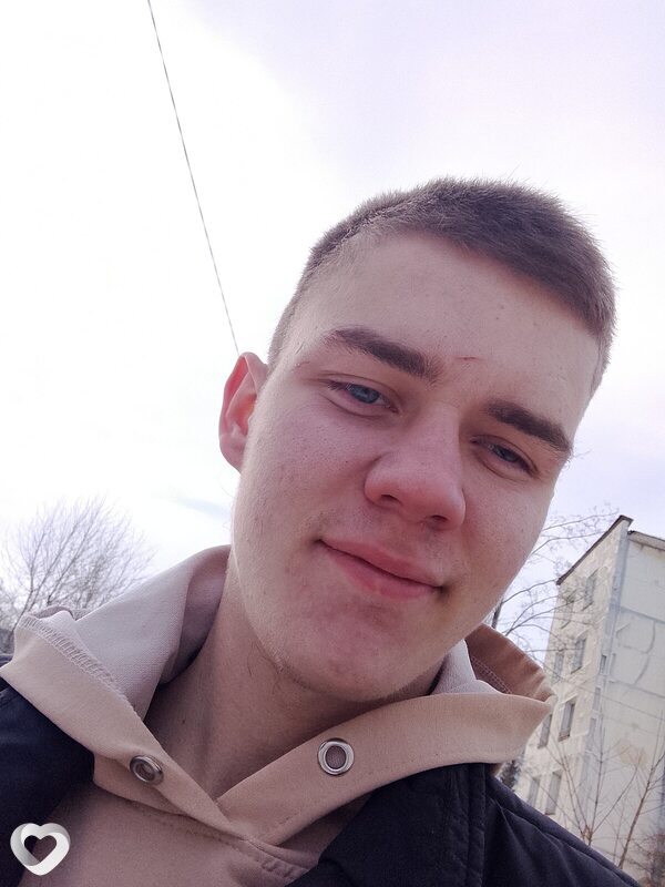 Артем, 22, Кингисеппе — анкета №3774958