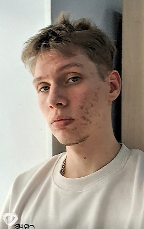 Саша, 18, Саратове — анкета №3777558