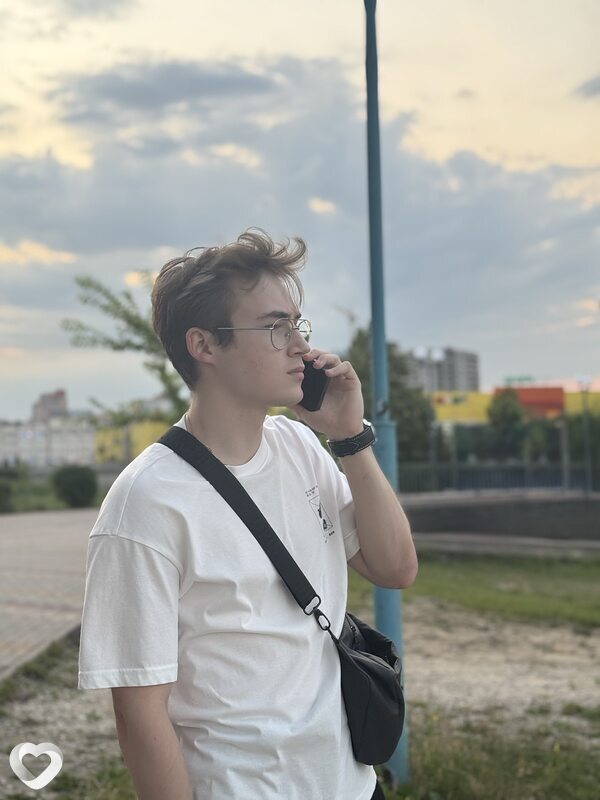 Максим, 19, Воронеже — анкета №3777898