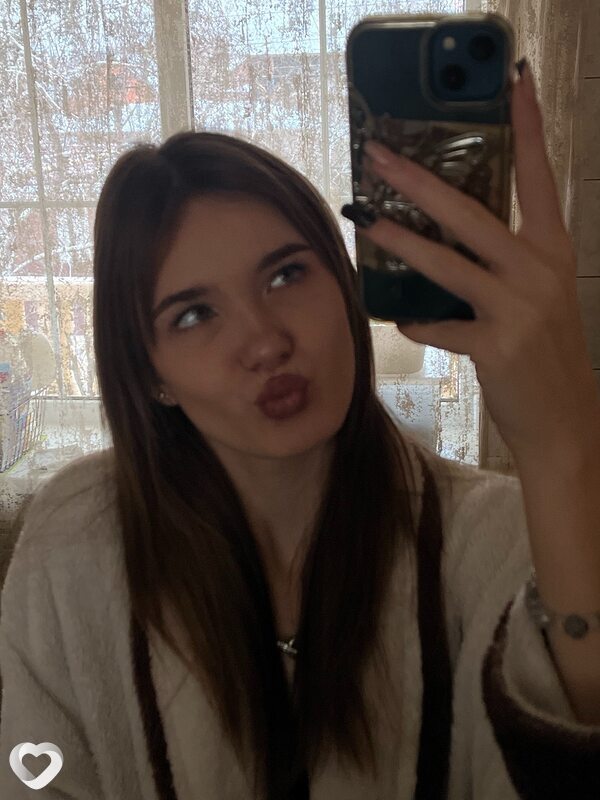 Эмилия, 22, Екатеринбурге — анкета №3781239