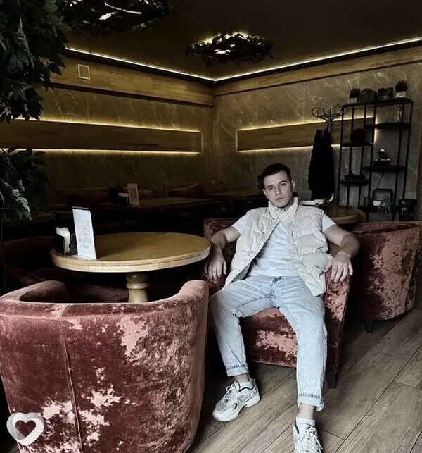 Марк, 23, Барнауле — анкета №3781632