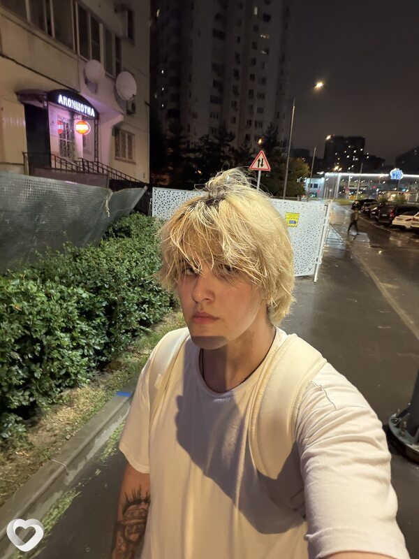 Максим, 20, Москве — анкета №3781811