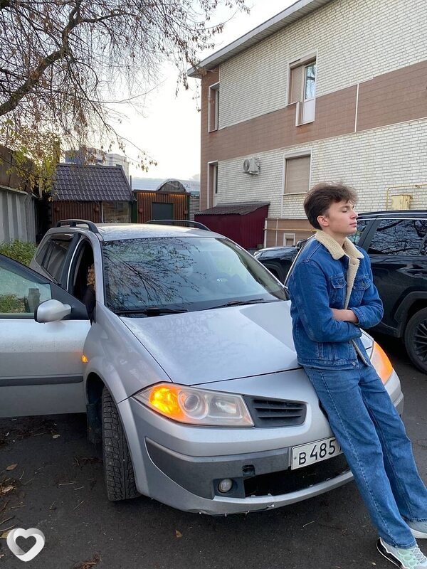 Максим, 18, Москве — анкета №3782146