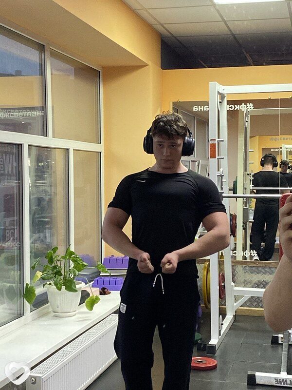Тёма, 19, Троицке — анкета №3783182