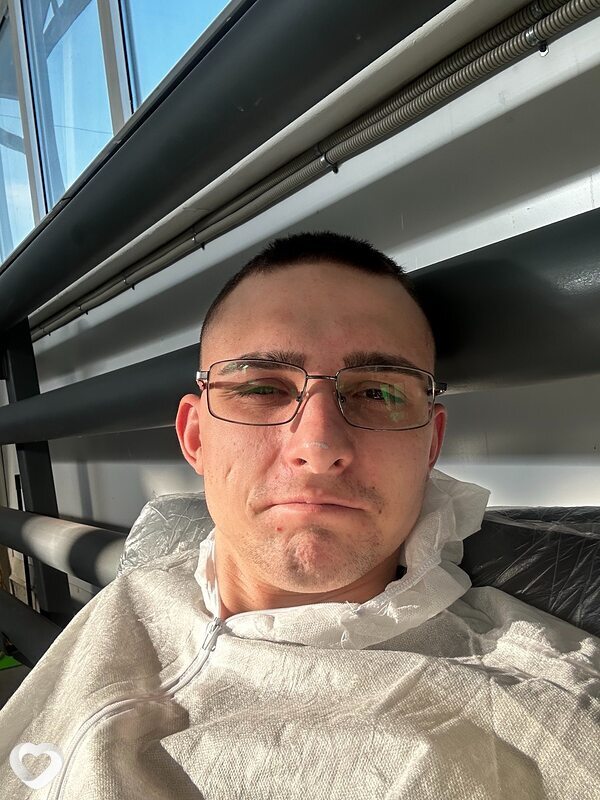 Артем, 22, Твери — анкета №3787621