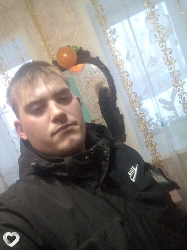 Павел, 21, Кемерове — анкета №3792136