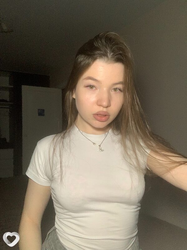 Алина, 21, Череповце — анкета №3796354