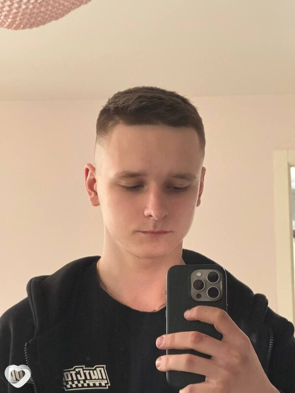 Максим, 18, Санкт-Петербурге — анкета №3799116