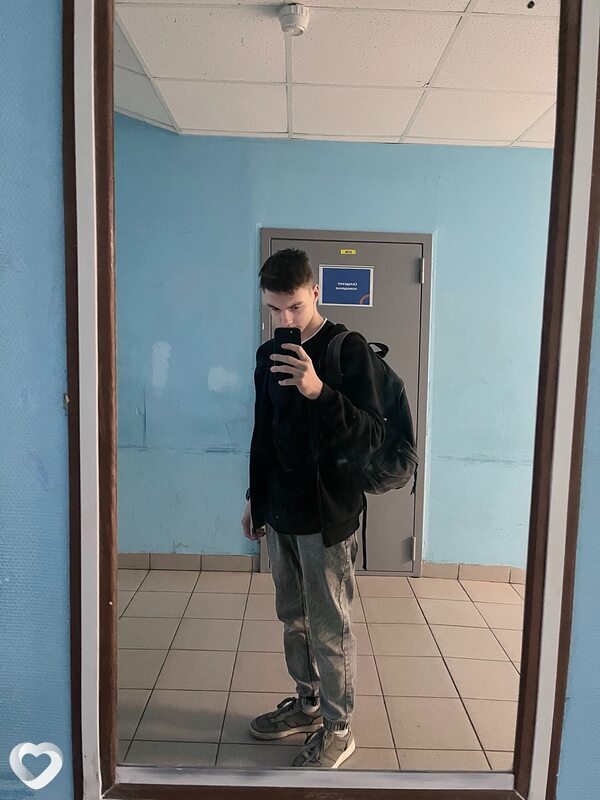 Артём, 18, Москве — анкета №3799301