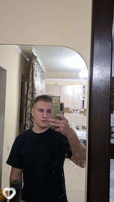 Тимофей, 18, Симферополе — анкета №3800143