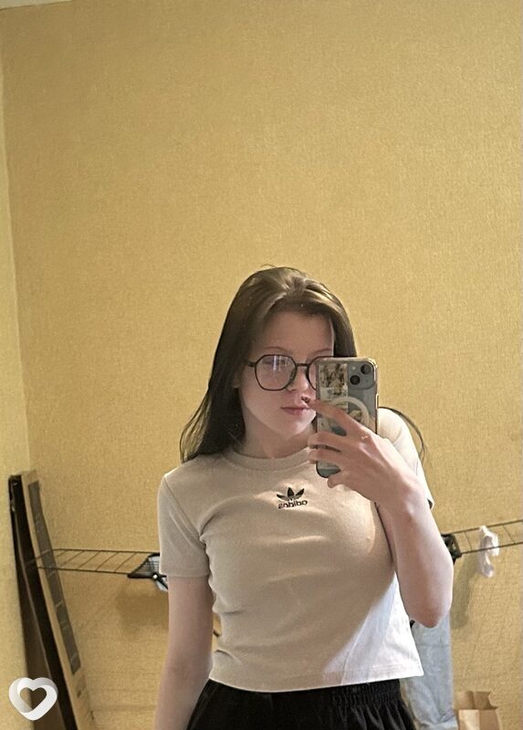 Анна, 20, Омске — анкета №3802172