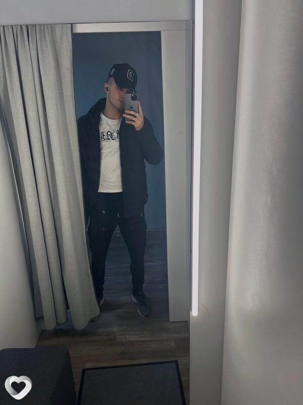 Павел, 23, Нефтеюганске — анкета №3802787