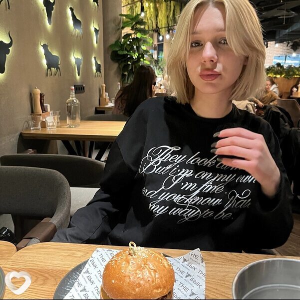 Алина, 23, Москве — анкета №3803546