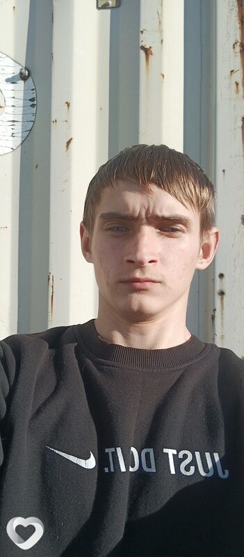 Виталик, 25, Сосновом Боре — анкета №3803896