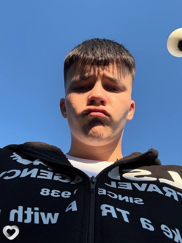 Александр, 18, Дзержинске — анкета №3803843