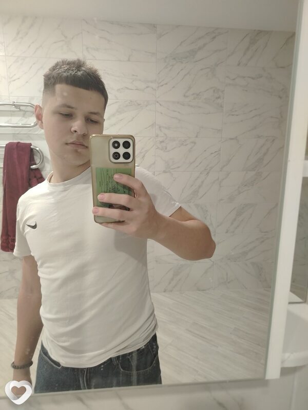Назар, 19, Поставах — анкета №3804240