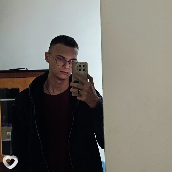 Дмитрий, 21, Новомосковске — анкета №3804904