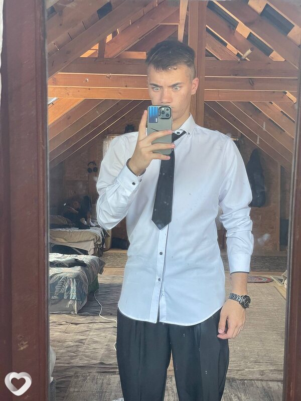 Тёма, 21, Екатеринбурге — анкета №3807268