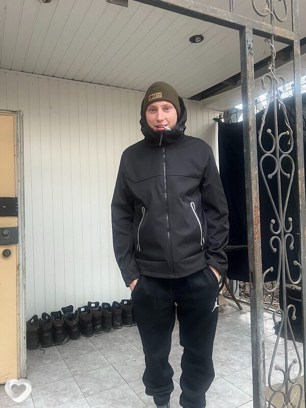 Антон, 21, Донецке — анкета №3807992
