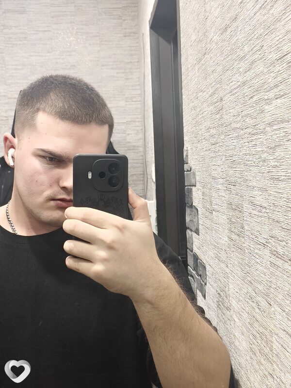 Alex, 27, Ульяновске — анкета №3814910