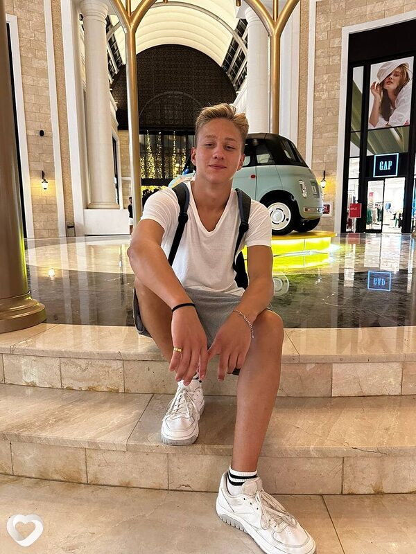 Захар, 19, Москве — анкета №3818449