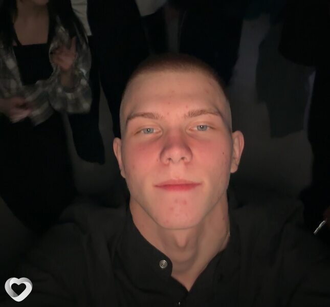 Илья, 21, Екатеринбурге — анкета №3821419