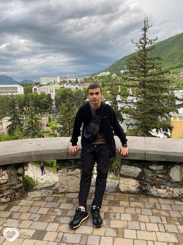 Артем, 23, Пятигорске — анкета №3822350