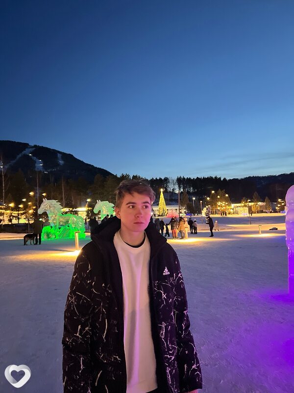 Арсений, 19, Барнауле — анкета №3822831