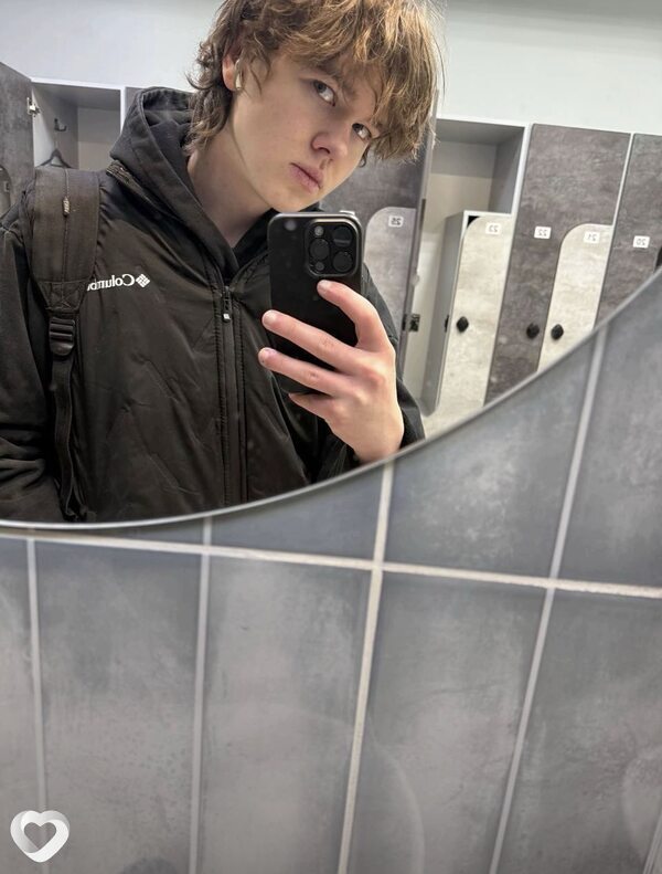 Артем, 20, Новосибирске — анкета №3823471