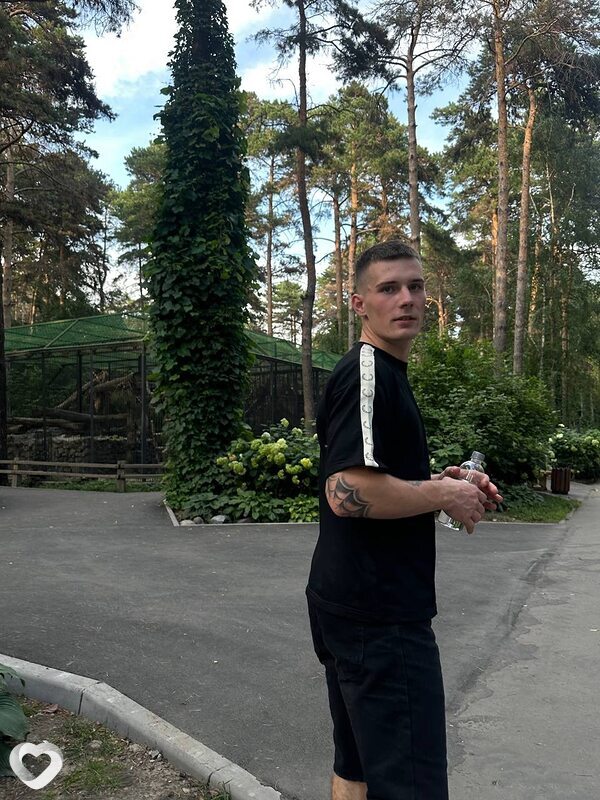 Павел, 21, Калининграде — анкета №3823707