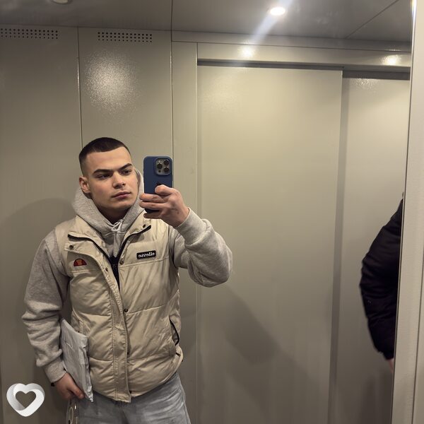 Вовчик, 19, Омске — анкета №3825910